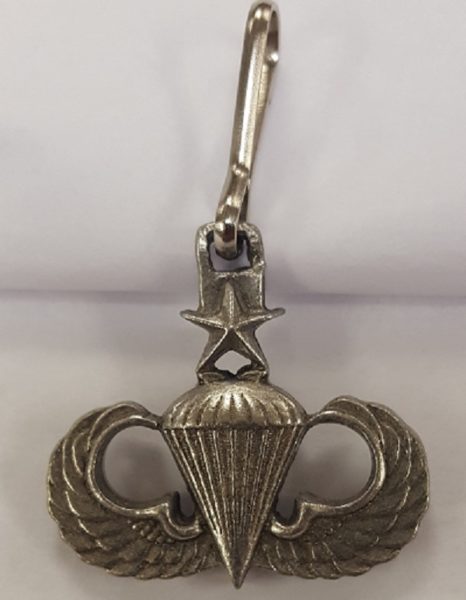 Sr Wings Zipper Pull - 82nd Airborne Division Museum